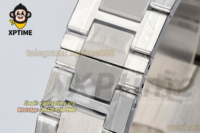Tank Solo 27.4mm AF White/Roman on SS/SS Bracelet Quartz Tank Solo 27.4mm AF White/Roman on SS/SS Bracelet Quartz