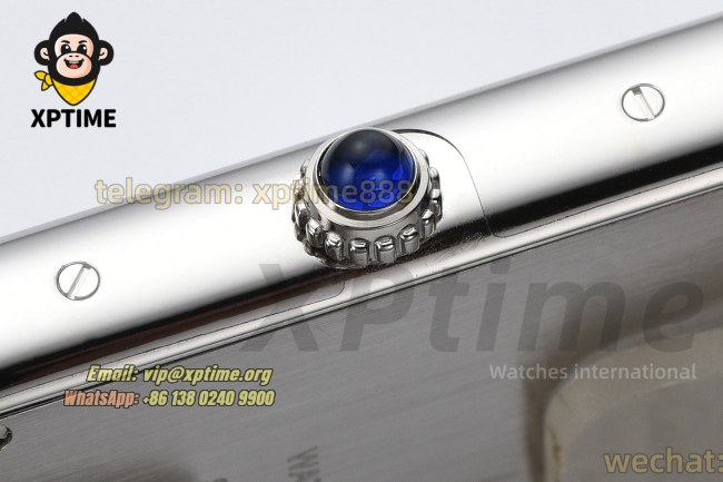 Tank Solo 27.4mm AF White/Roman on SS/SS Bracelet Quartz Tank Solo 27.4mm AF White/Roman on SS/SS Bracelet Quartz