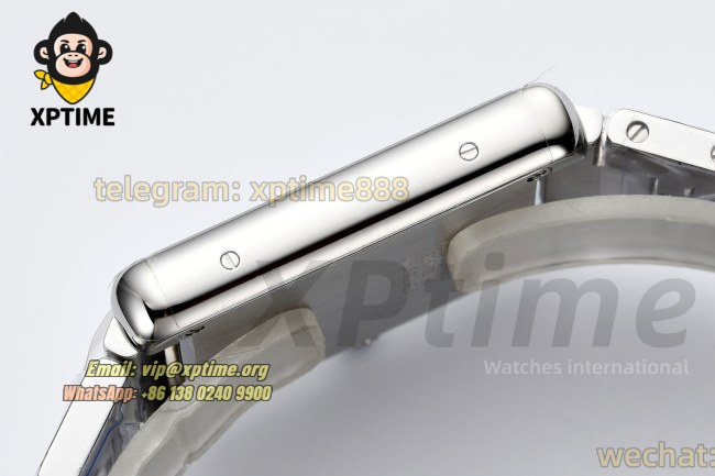 Tank Solo 27.4mm AF White/Roman on SS/SS Bracelet Quartz Tank Solo 27.4mm AF White/Roman on SS/SS Bracelet Quartz