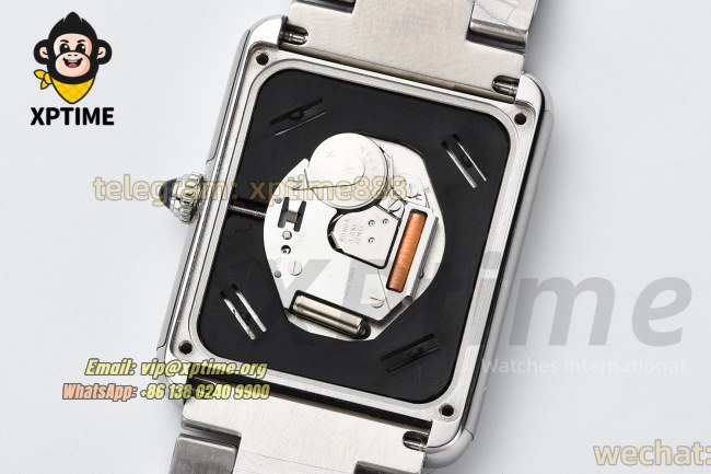 Tank Solo 27.4mm AF White/Roman on SS/SS Bracelet Quartz Tank Solo 27.4mm AF White/Roman on SS/SS Bracelet Quartz