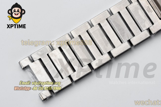 Tank Must Date 41mm AF White/Roman on SS/SS Bracelet Quartz Tank Must Date 41mm AF White/Roman on SS/SS Bracelet Quartz