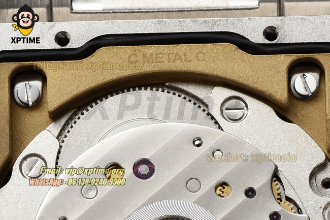 Tank Must Date 41mm AF White/Roman on SS/SS Bracelet Quartz Tank Must Date 41mm AF White/Roman on SS/SS Bracelet Quartz