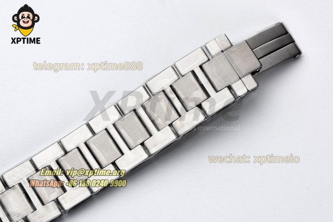 Tank Solo 24.4mm AF White/Roman on SS/SS Bracelet Quartz Tank Solo 24.4mm AF White/Roman on SS/SS Bracelet Quartz