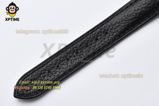 Santos Dumont 27.5mm AF White/Roman on SS/LE Strap Quartz Santos Dumont 27.5mm AF White/Roman on SS/LE Strap Quartz