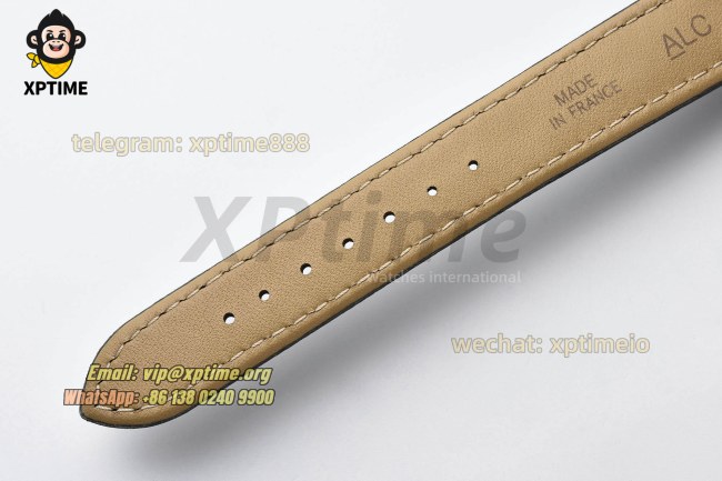 Santos Dumont 27.5mm AF White/Roman on SS/LE Strap Quartz Santos Dumont 27.5mm AF White/Roman on SS/LE Strap Quartz