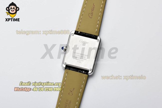 Tank Solo 24.4mm AF White/Roman on SS/LE Strap Quartz Tank Solo 24.4mm AF White/Roman on SS/LE Strap Quartz