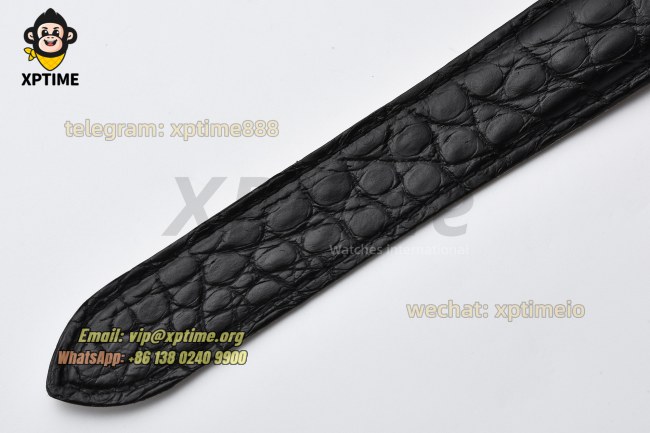 Tank Solo 27.4mm AF White/Roman on SS/LE Strap Quartz Tank Solo 27.4mm AF White/Roman on SS/LE Strap Quartz