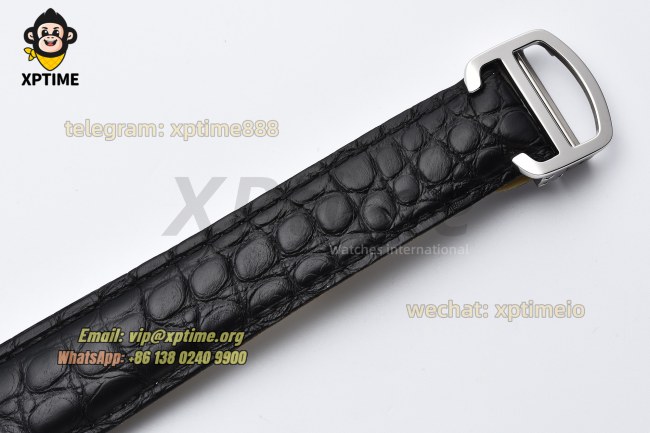 Tank Solo 27.4mm AF White/Roman on SS/LE Strap Quartz Tank Solo 27.4mm AF White/Roman on SS/LE Strap Quartz