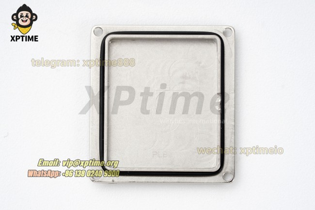 Tank Must 22mm AF White/Roman on SS/Lychee LE Strap Quartz Tank Must 22mm AF White/Roman on SS/Lychee LE Strap Quartz