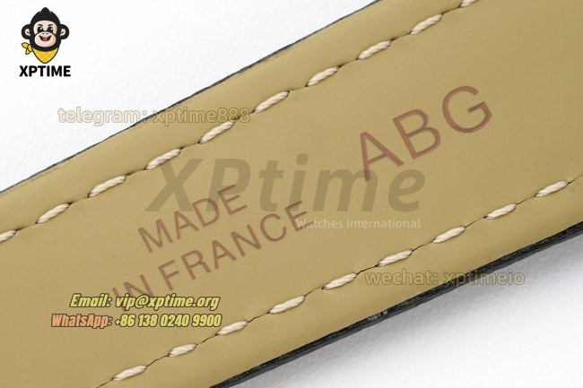 Tank Must 22mm AF White/Roman on SS/Lychee LE Strap Quartz Tank Must 22mm AF White/Roman on SS/Lychee LE Strap Quartz