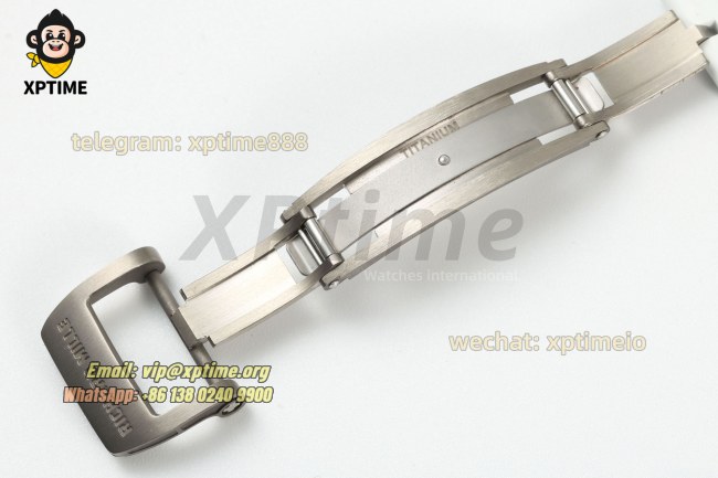 RM055 43mm APSF Sketelon Red/White on NTPT/RU Strap RMUL2 RM055 43mm APSF Sketelon Red/White on NTPT/RU Strap RMUL2