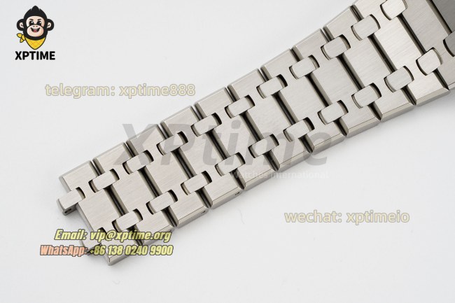 Royal Oak KAWS 41mm APSF XX Dial on SS Bracelet A4302 Super Clone Royal Oak KAWS 41mm APSF XX Dial on SS Bracelet A4302 Super Clone