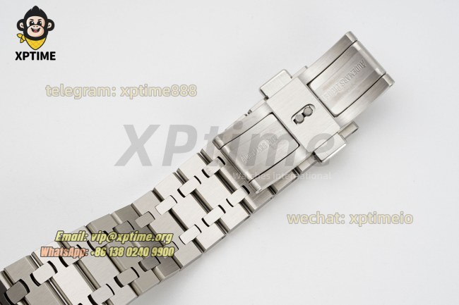 Royal Oak KAWS 41mm APSF XX Dial on SS Bracelet A4302 Super Clone Royal Oak KAWS 41mm APSF XX Dial on SS Bracelet A4302 Super Clone