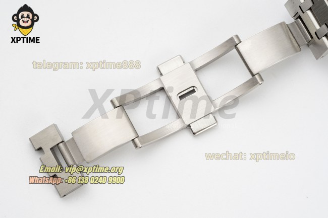 Royal Oak KAWS 41mm APSF XX Dial on SS Bracelet A4302 Super Clone Royal Oak KAWS 41mm APSF XX Dial on SS Bracelet A4302 Super Clone