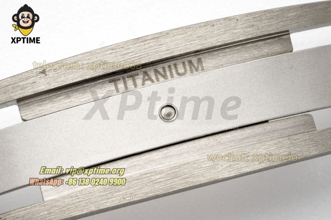 RM055 43mm APSF Sketelon/Blue on White CER/RU Strap RMUL2 RM055 43mm APSF Sketelon/Blue on White CER/RU Strap RMUL2