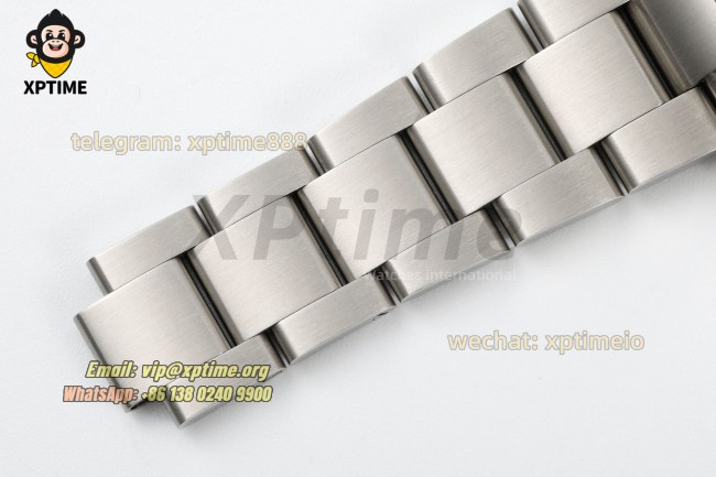 Submariner 114060 40mm ARF Black/Dot on SS/SS Bracelet VR3130 Submariner 114060 40mm ARF Black/Dot on SS/SS Bracelet VR3130