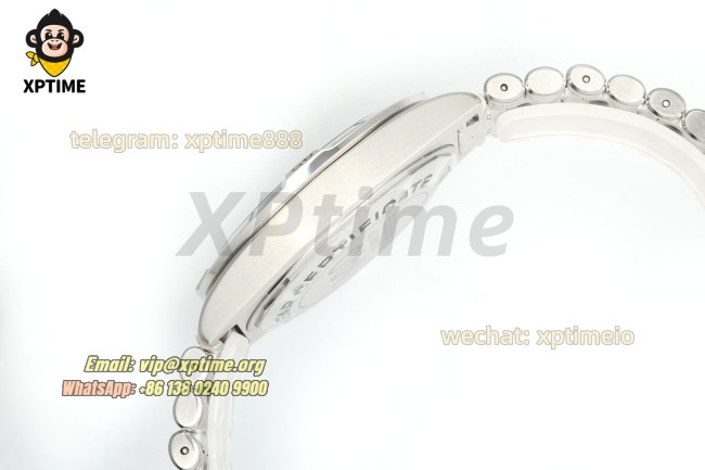 Chronomat GMT 40mm BLSF Black/Stick on SS/SS Bracelet A2824 Chronomat GMT 40mm BLSF Black/Stick on SS/SS Bracelet A2824