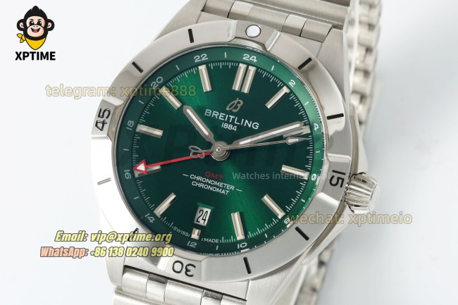 Chronomat GMT 40mm BLSF Green/Stick on SS/SS Bracelet A2824 Chronomat GMT 40mm BLSF Green/Stick on SS/SS Bracelet A2824