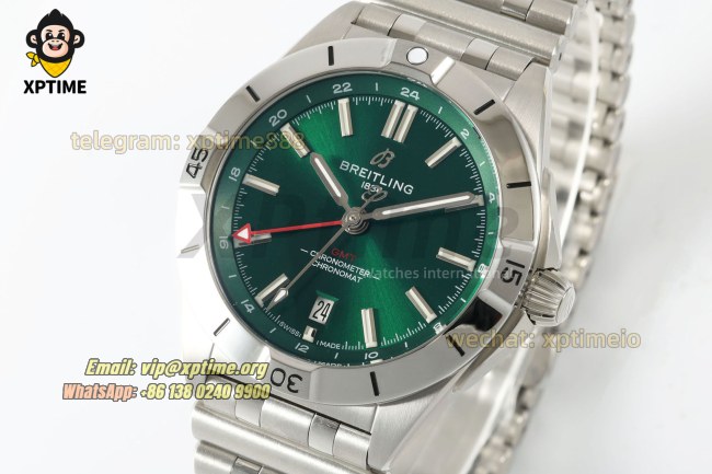 Chronomat GMT 40mm BLSF Green/Stick on SS/SS Bracelet A2824 Chronomat GMT 40mm BLSF Green/Stick on SS/SS Bracelet A2824