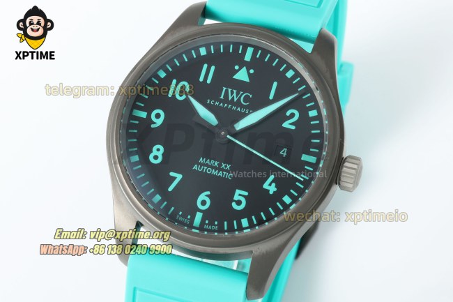Pilot’s Watch Mark XX Mercedes-AMG 40mm BLSF Black/Numeral on TI/RU Strap 9019 Pilot’s Watch Mark XX Mercedes-AMG 40mm BLSF Black/Numeral on TI/RU Strap 9019