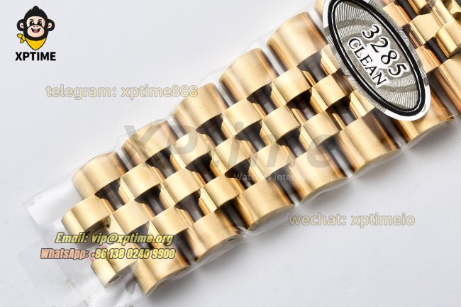 GMT Master II 126718 GRNR 40mm Clean Black/Dot on Jub YG/YG Bracelet DD3285 GMT Master II 126718 GRNR 40mm Clean Black/Dot on Jub YG/YG Bracelet DD3285