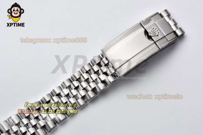 GMT Master II 126710 Bruce Wayne 40mm Clean Black/Dot on Jub SS/SS Bracelet DD3285 GMT Master II 126710 Bruce Wayne 40mm Clean Black/Dot on Jub SS/SS Bracelet DD3285