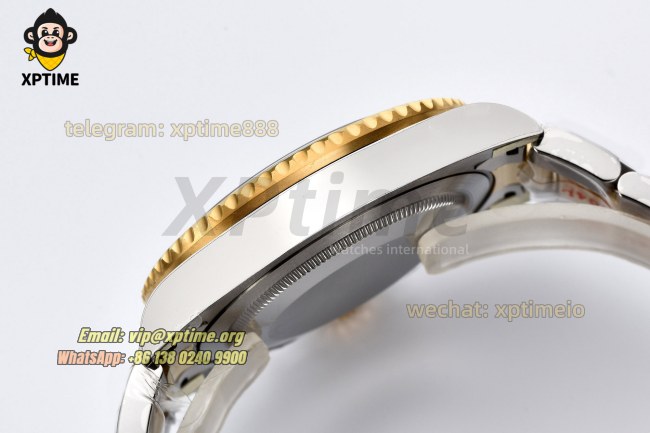 GMT Master II 116713 GRNR 40mm Clean Black/Dot on Oys YG/SS Bracelet VR3186 GMT Master II 116713 GRNR 40mm Clean Black/Dot on Oys YG/SS Bracelet VR3186