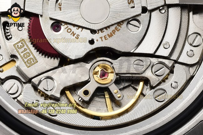 GMT Master II 116713 GRNR 40mm Clean Black/Dot on Oys YG/SS Bracelet VR3186 GMT Master II 116713 GRNR 40mm Clean Black/Dot on Oys YG/SS Bracelet VR3186