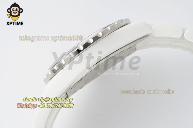 J12 38mm HTF White/Siliver on White Ceramic Bracelet A2892 J12 38mm HTF White/Siliver on White Ceramic Bracelet A2892