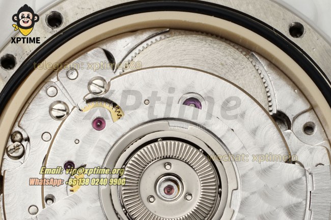 J12 38mm HTF White/Siliver on White Ceramic Bracelet A2892 J12 38mm HTF White/Siliver on White Ceramic Bracelet A2892