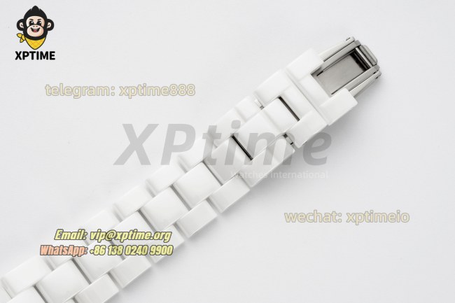 J12 38mm HTF White/Diamond on White Ceramic Bracelet A12.1 J12 38mm HTF White/Diamond on White Ceramic Bracelet A12.1