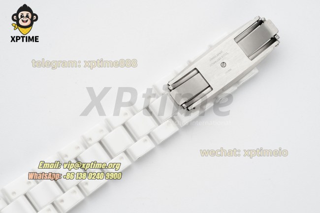 J12 38mm HTF White/Numeral on White Ceramic Bracelet A12.1 J12 38mm HTF White/Numeral on White Ceramic Bracelet A12.1