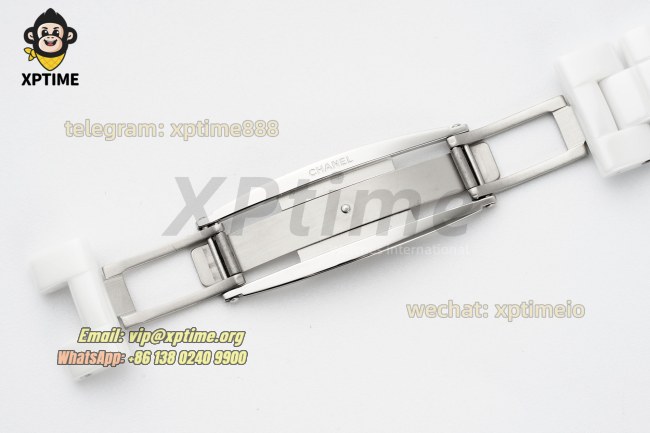 J12 38mm HTF White/Numeral on White Ceramic Bracelet A12.1 J12 38mm HTF White/Numeral on White Ceramic Bracelet A12.1