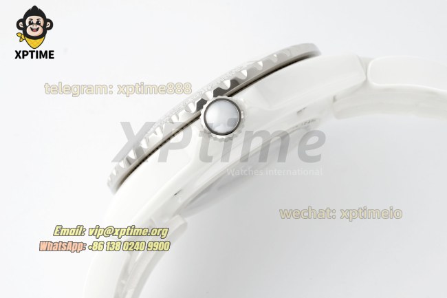 J12 38mm HTF White/Numeral on White Ceramic Bracelet A12.1 J12 38mm HTF White/Numeral on White Ceramic Bracelet A12.1