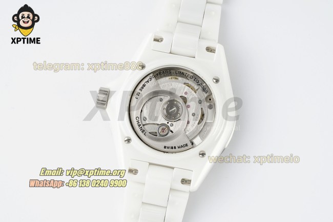 J12 38mm HTF White/Diamond on White Ceramic Bracelet A12.1 J12 38mm HTF White/Diamond on White Ceramic Bracelet A12.1