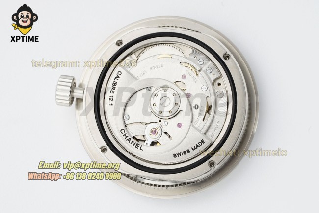 J12 38mm HTF White/Diamond on White Ceramic Bracelet A12.1 J12 38mm HTF White/Diamond on White Ceramic Bracelet A12.1