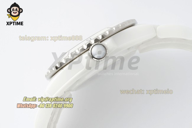 J12 38mm HTF White/Diamond on White Ceramic Bracelet A12.1 J12 38mm HTF White/Diamond on White Ceramic Bracelet A12.1