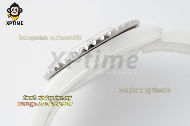 J12 38mm HTF White/Diamond on White Ceramic Bracelet A12.1 J12 38mm HTF White/Diamond on White Ceramic Bracelet A12.1
