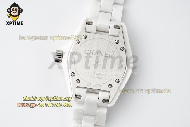 J12 33mm HTF White/Black Numeral on White Ceramic Bracelet Quartz J12 33mm HTF White/Black Numeral on White Ceramic Bracelet Quartz