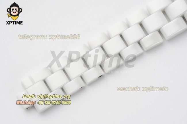 J12 33mm HTF White/Black Numeral on White Ceramic Bracelet Quartz J12 33mm HTF White/Black Numeral on White Ceramic Bracelet Quartz
