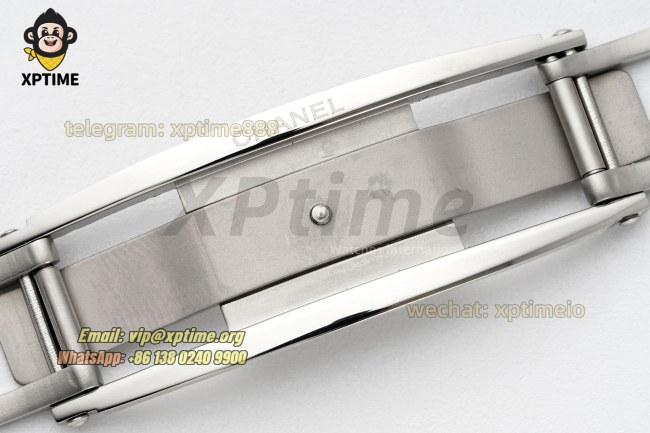J12 33mm HTF White/Numeral on White Ceramic Bracelet Quartz J12 33mm HTF White/Numeral on White Ceramic Bracelet Quartz