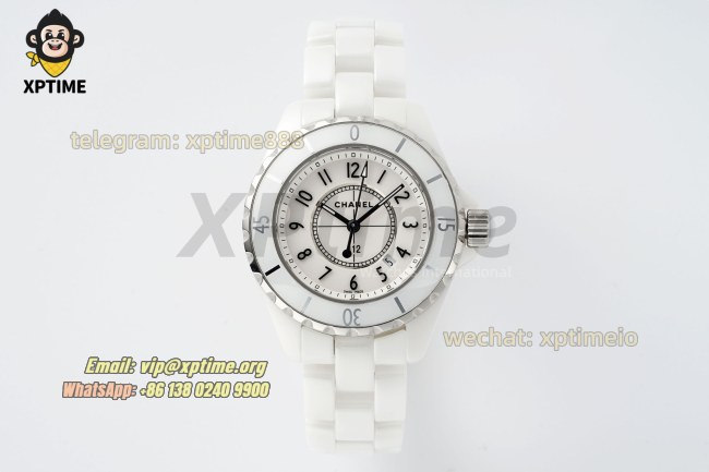 J12 33mm HTF White/Black Numeral on White Ceramic Bracelet Quartz J12 33mm HTF White/Black Numeral on White Ceramic Bracelet Quartz