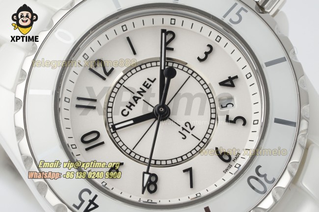 J12 33mm HTF White/Black Numeral on White Ceramic Bracelet Quartz J12 33mm HTF White/Black Numeral on White Ceramic Bracelet Quartz
