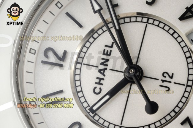J12 33mm HTF White/Black Numeral on White Ceramic Bracelet Quartz J12 33mm HTF White/Black Numeral on White Ceramic Bracelet Quartz