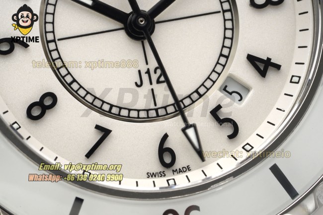 J12 33mm HTF White/Black Numeral on White Ceramic Bracelet Quartz J12 33mm HTF White/Black Numeral on White Ceramic Bracelet Quartz