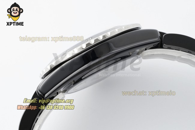 J12 38mm HTF Black/White Numeral on Black Ceramic Bracelet A12.1 J12 38mm HTF Black/White Numeral on Black Ceramic Bracelet A12.1