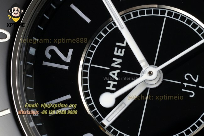 J12 33mm HTF Black/White Numeral on Black Ceramic Bracelet Quartz J12 33mm HTF Black/White Numeral on Black Ceramic Bracelet Quartz