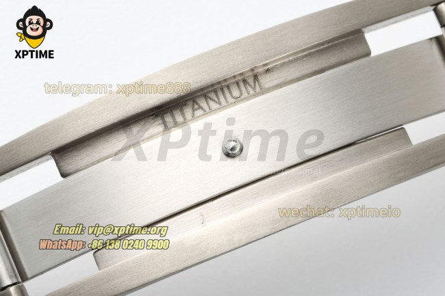 RM035 43mm KVF Sketelon/Red on RG/RU Strap RMUL1 RM035 43mm KVF Sketelon/Red on RG/RU Strap RMUL1
