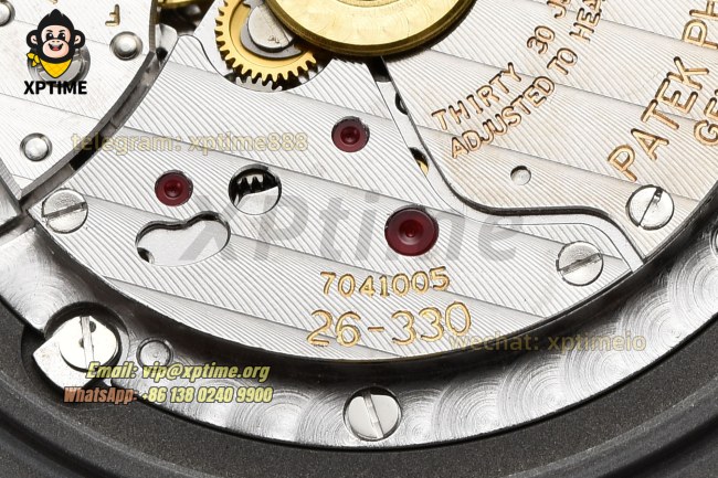 Nautilus 5711 40mm PPF White/Stick on SS/SS Bracelet A330 Nautilus 5711 40mm PPF White/Stick on SS/SS Bracelet A330