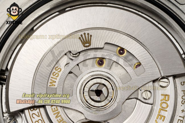 GMT Master II 126713 GRNR 40mm QF Black/Dot on Jub YG/SS Bracelet VR3285 GMT Master II 126713 GRNR 40mm QF Black/Dot on Jub YG/SS Bracelet VR3285